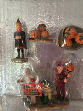 Load image into Gallery viewer, Halloween Haunted House