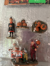 Load image into Gallery viewer, Halloween Haunted House