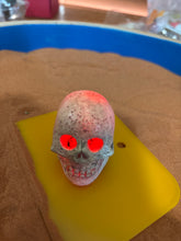 Load image into Gallery viewer, Mini Skull with changing color light

