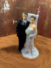 Load image into Gallery viewer, Economy Miniature Wedding Couple
