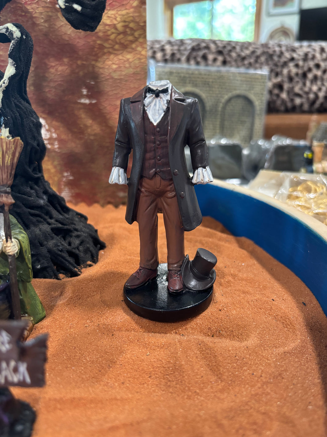 Mini Headless Gentleman