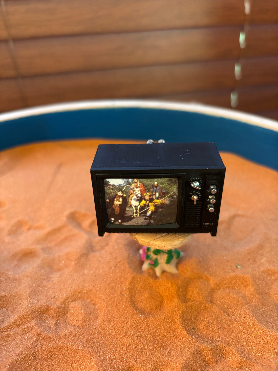 Mini Television