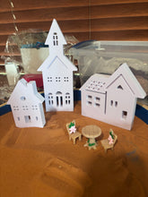 Load image into Gallery viewer, Miniature Block House Set (3)
