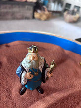 Load image into Gallery viewer, Vintage “Le Roi” The King
