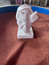 Load image into Gallery viewer, Mini Sculpted “Blind” Bust

