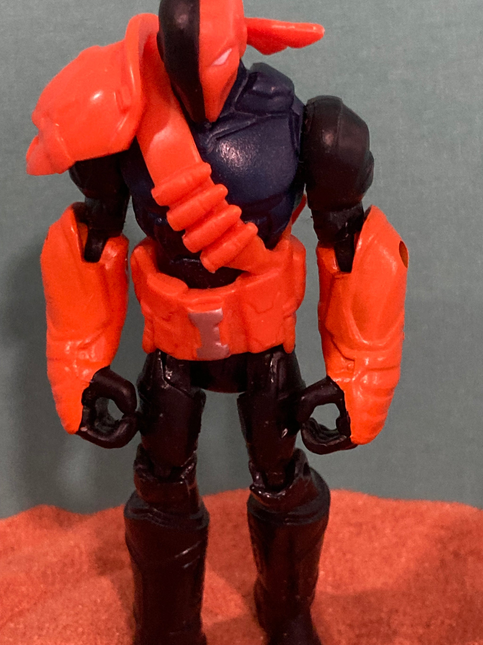 Action Figure 4” Toy “Deathstroke” Slade Wilson from Batman